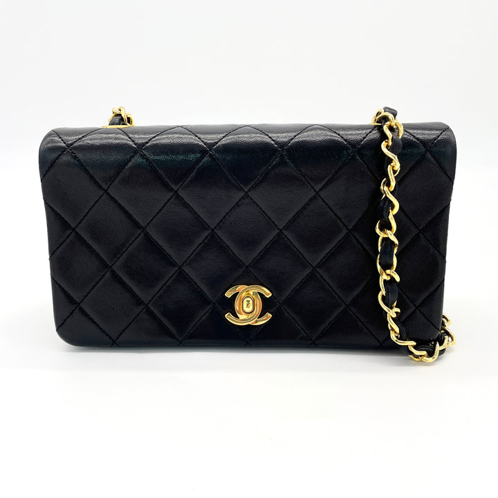 CHANEL Matelasse Shoulder Bag