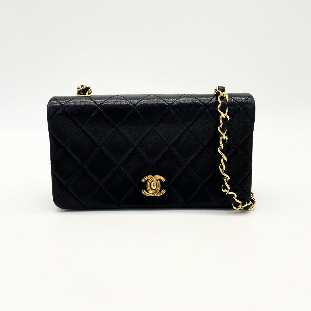 CHANEL Matelasse Shoulder Bag