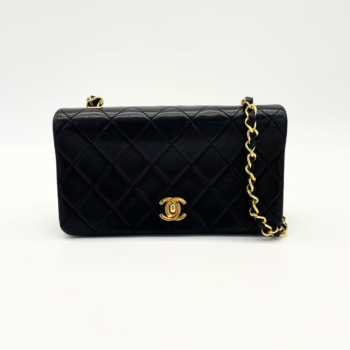 CHANEL Matelasse Shoulder Bag
