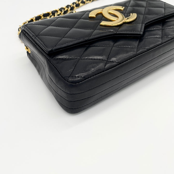 CHANEL Matelasse Shoulder Bag