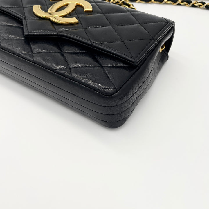CHANEL Matelasse Shoulder Bag