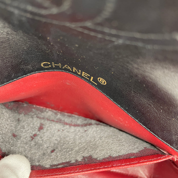 CHANEL Matelasse Shoulder Bag
