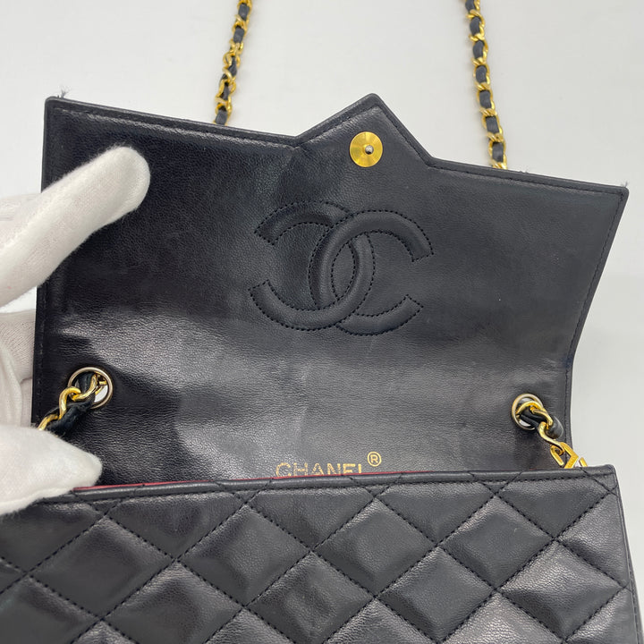 CHANEL Matelasse Shoulder Bag