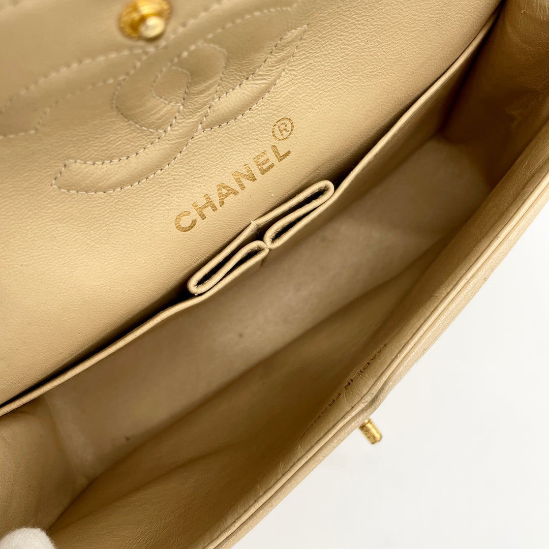 CHANEL Matelasse shoulder bag with double flap