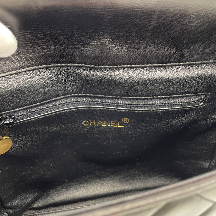 CHANEL Matelasse Shoulder Bag