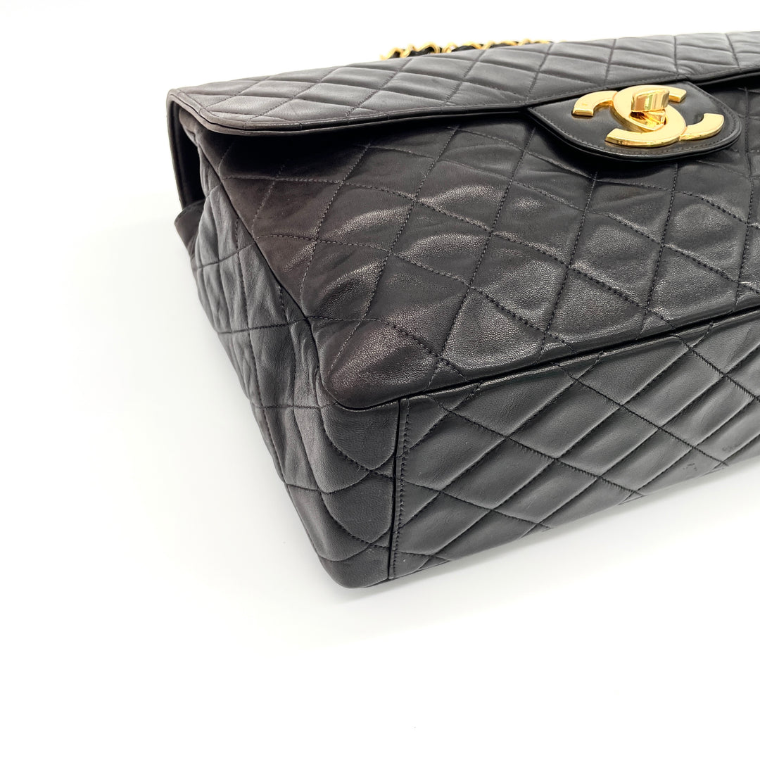 CHANEL Matelasse Shoulder Bag