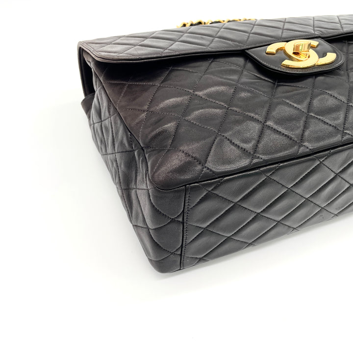 CHANEL Matelasse Shoulder Bag