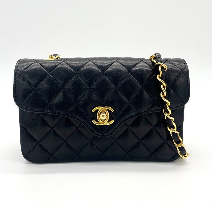 CHANEL Matelasse Shoulder Bag