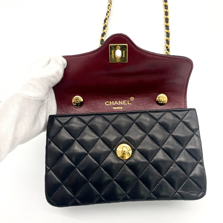 CHANEL Matelasse Shoulder Bag